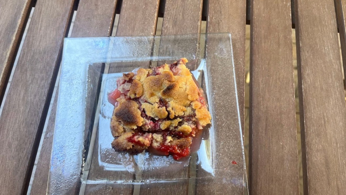 Szilvás, körtés őszi morzsa sütemény recept, az immunrendszer édes támogatása