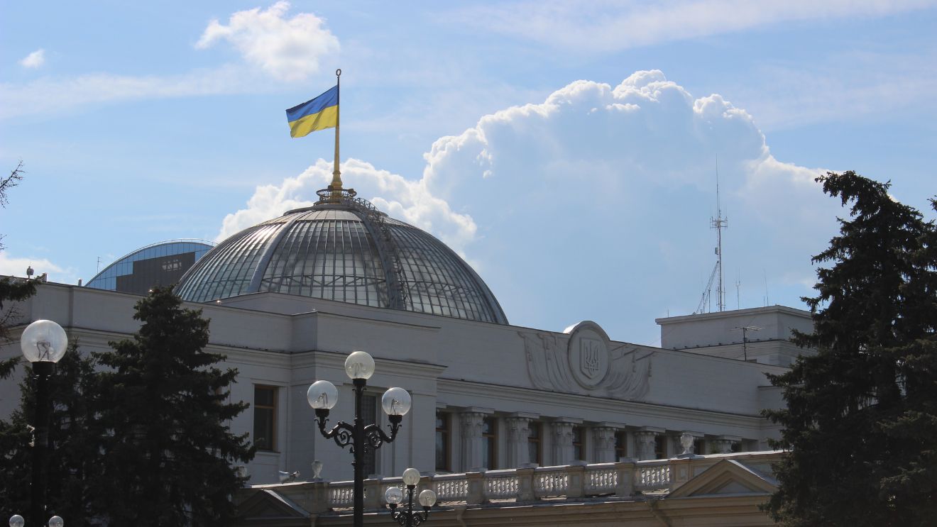 Elfogadta az ukrán parlament a kisebbségi nyelvi oktatásról szóló törvényt