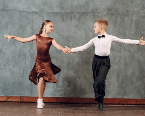 Fiatal táncosok