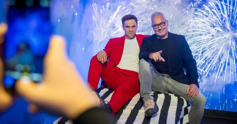 Robbie Williams, Madame Tussauds Budapest, Abaházi Csaba
