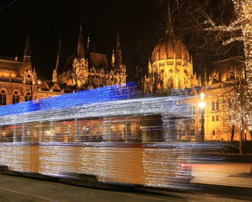 fényvillamos, parlament, karácsony, budapest, menetrend