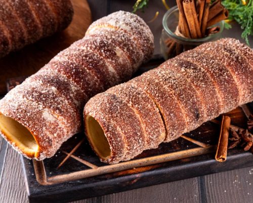 kürtőskalács, kalács, fahéj, chimney - Kép forrása Canva by rimmabondarenko